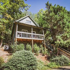 One-Bedroom House Bears Paw